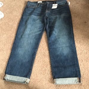 Gap 1969 boyfriend crop jeans. NWT. Size 28.